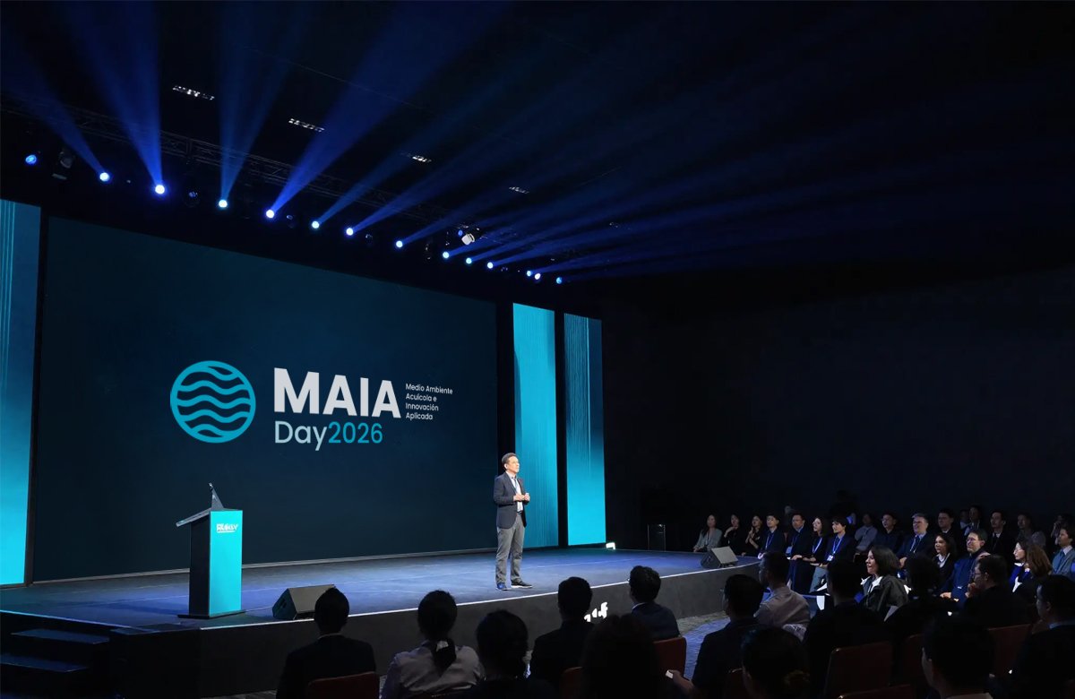 Speaker en el escenario principal de MAIA Day